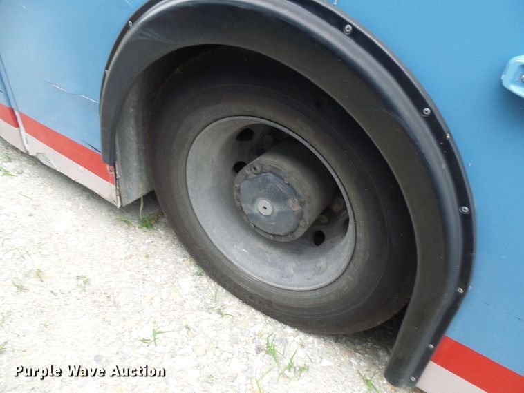 image for item DI0602 2001 New Flyer D40 LF coach bus