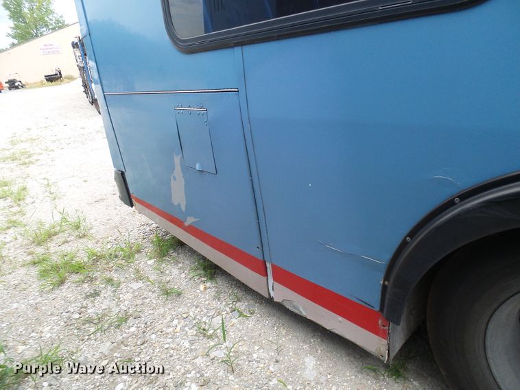 image for item DI0602 2001 New Flyer D40 LF coach bus