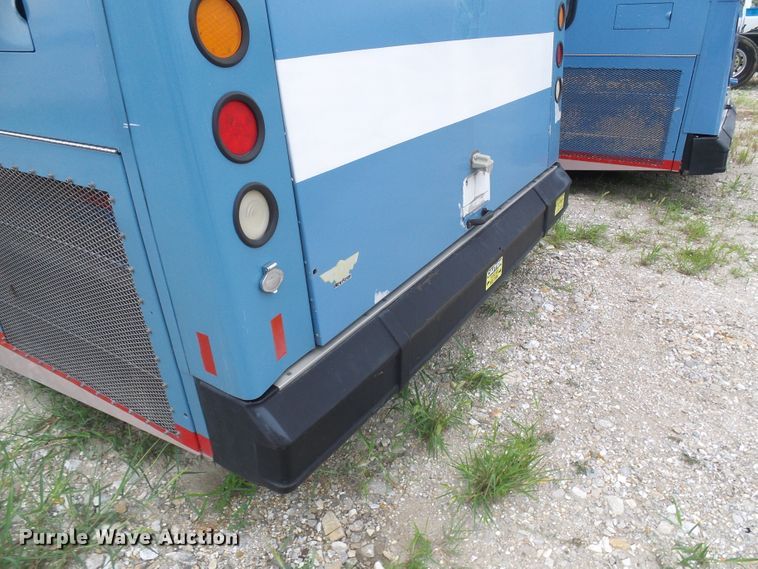 image for item DI0602 2001 New Flyer D40 LF coach bus