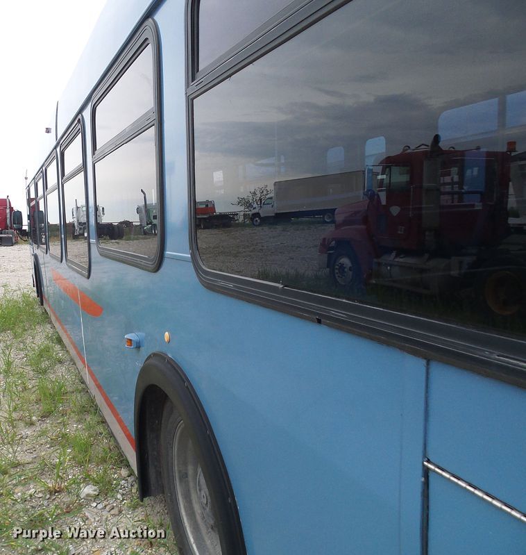 image for item DI0602 2001 New Flyer D40 LF coach bus