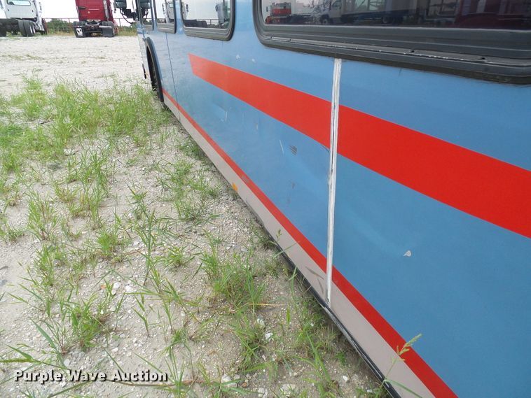 image for item DI0602 2001 New Flyer D40 LF coach bus