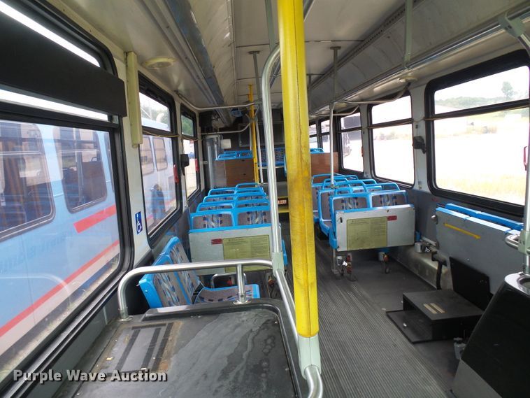 image for item DI0602 2001 New Flyer D40 LF coach bus