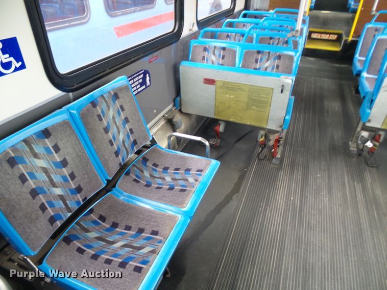 image for item DI0602 2001 New Flyer D40 LF coach bus