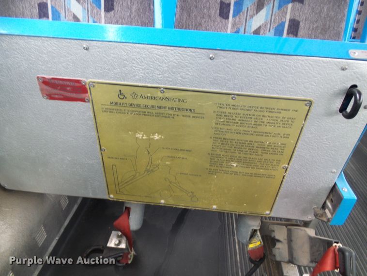 image for item DI0602 2001 New Flyer D40 LF coach bus