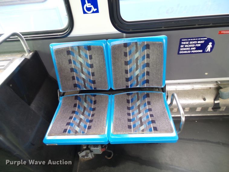 image for item DI0602 2001 New Flyer D40 LF coach bus