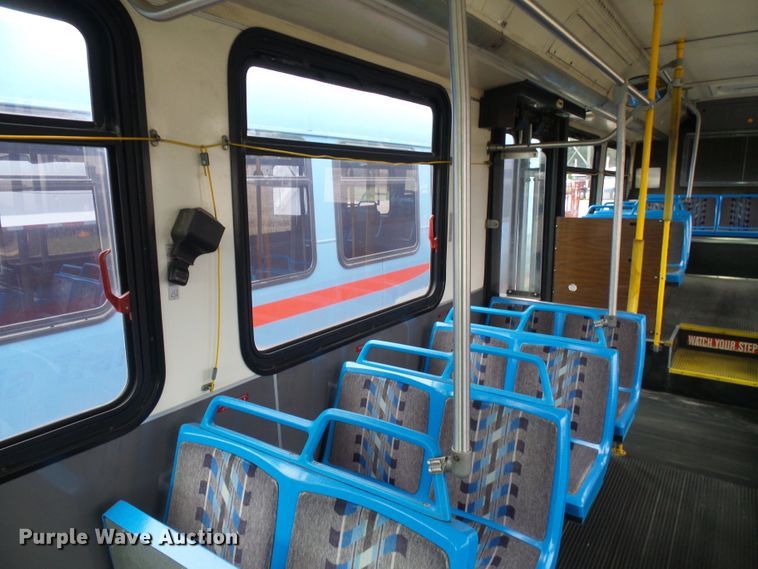 image for item DI0602 2001 New Flyer D40 LF coach bus