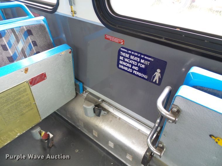 image for item DI0602 2001 New Flyer D40 LF coach bus