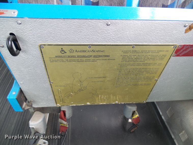 image for item DI0602 2001 New Flyer D40 LF coach bus