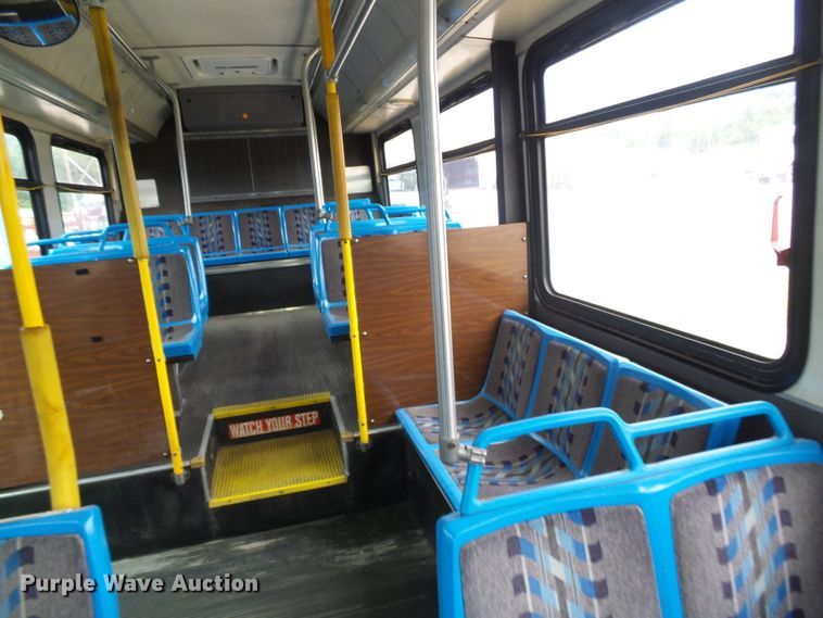 image for item DI0602 2001 New Flyer D40 LF coach bus