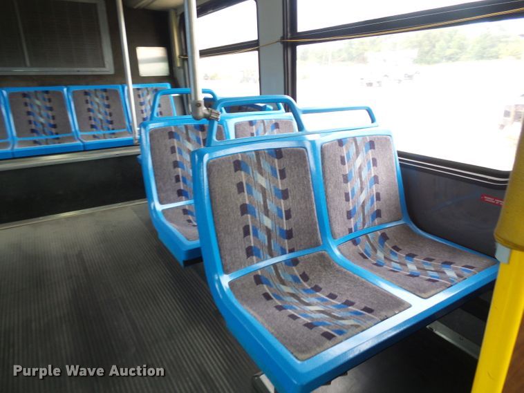 image for item DI0602 2001 New Flyer D40 LF coach bus