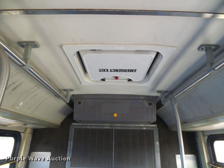 image for item DI0602 2001 New Flyer D40 LF coach bus