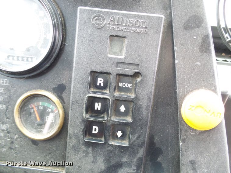 image for item DI0602 2001 New Flyer D40 LF coach bus