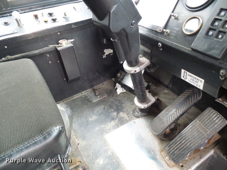 image for item DI0602 2001 New Flyer D40 LF coach bus