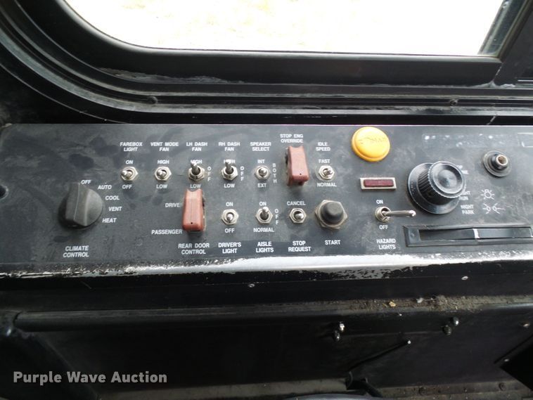 image for item DI0602 2001 New Flyer D40 LF coach bus