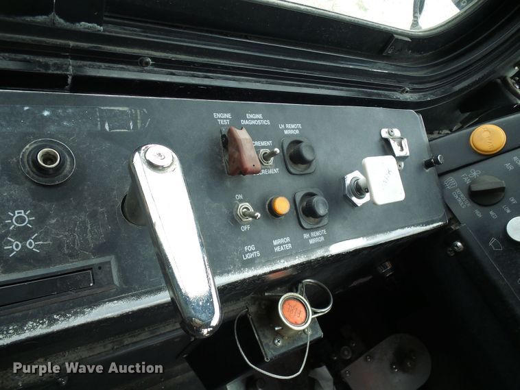 image for item DI0602 2001 New Flyer D40 LF coach bus