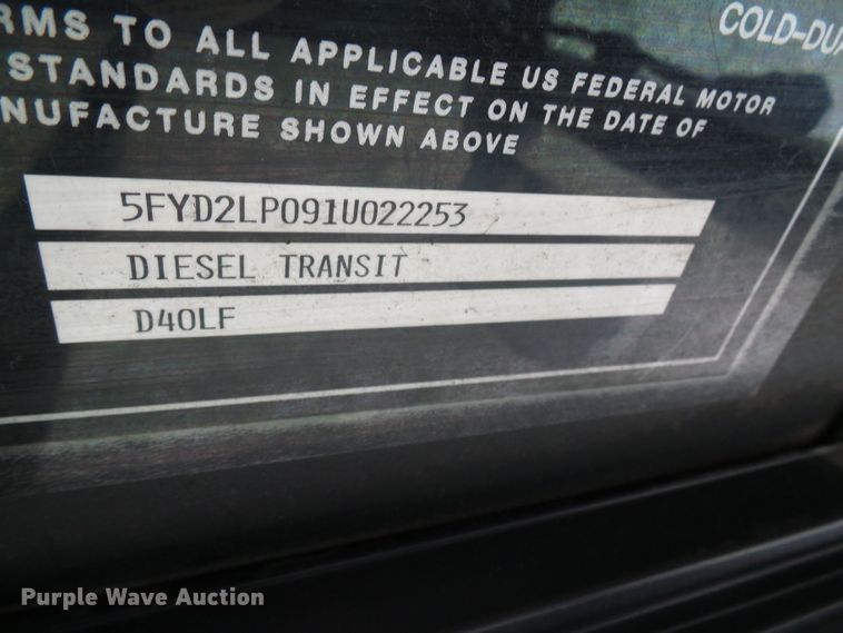 image for item DI0602 2001 New Flyer D40 LF coach bus