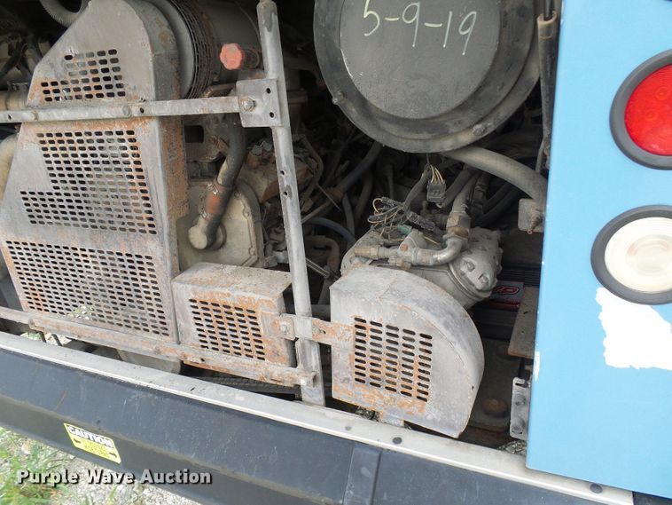 image for item DI0602 2001 New Flyer D40 LF coach bus