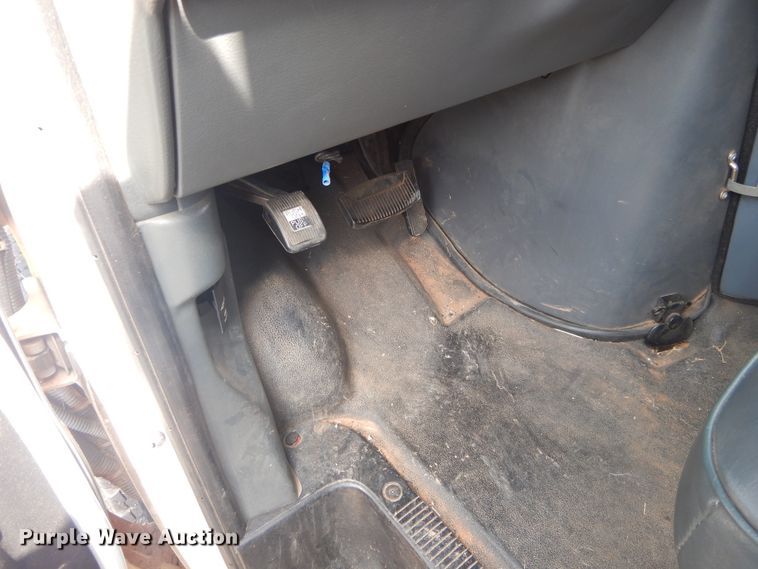 image for item DI1751 1994 Ford Econoline E350 ambulance