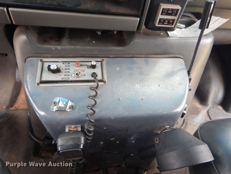 image for item DI1751 1994 Ford Econoline E350 ambulance