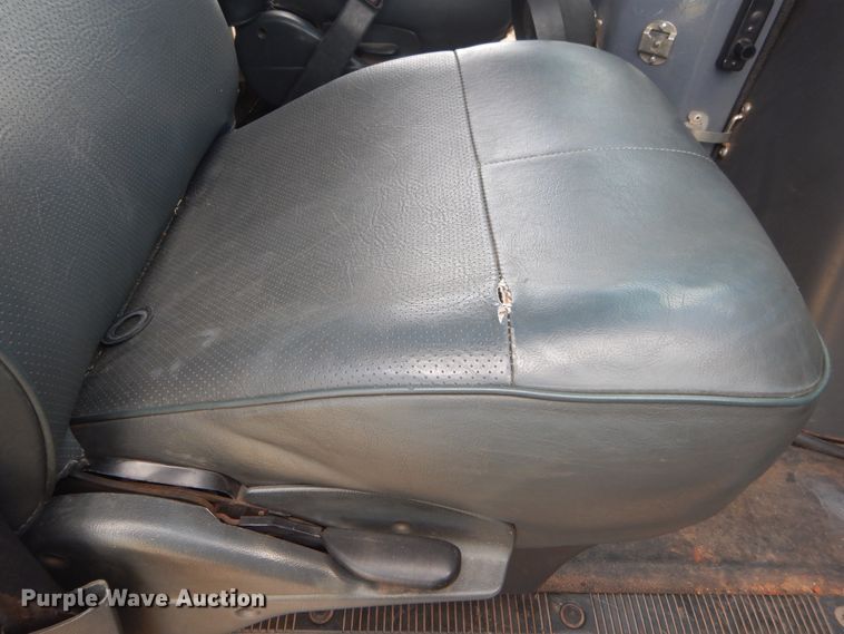 image for item DI1751 1994 Ford Econoline E350 ambulance