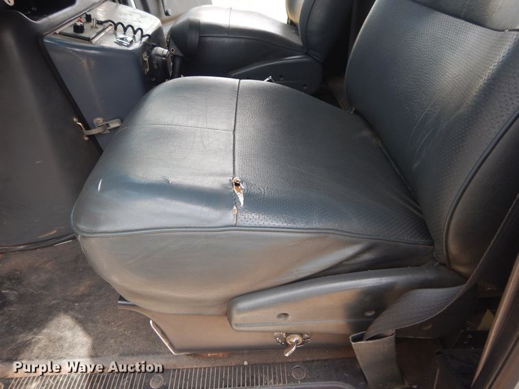 image for item DI1751 1994 Ford Econoline E350 ambulance