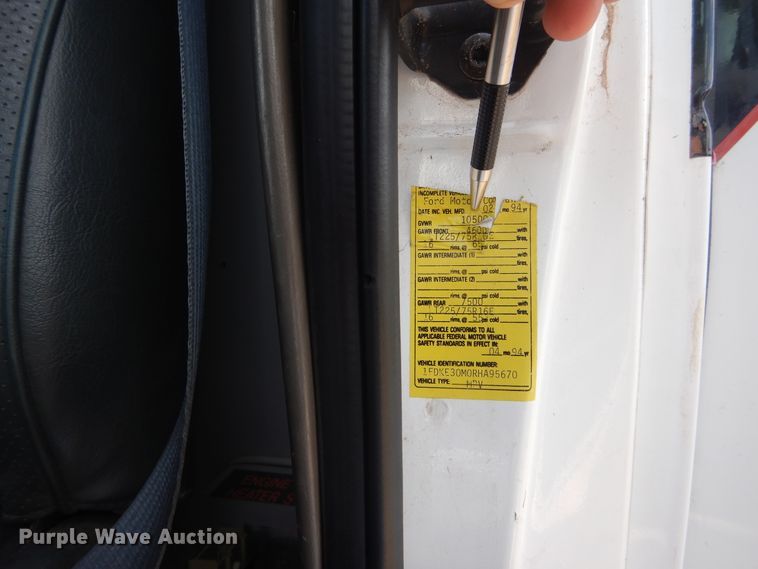 image for item DI1751 1994 Ford Econoline E350 ambulance