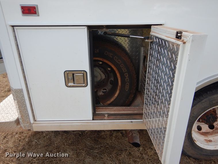 image for item DI1751 1994 Ford Econoline E350 ambulance