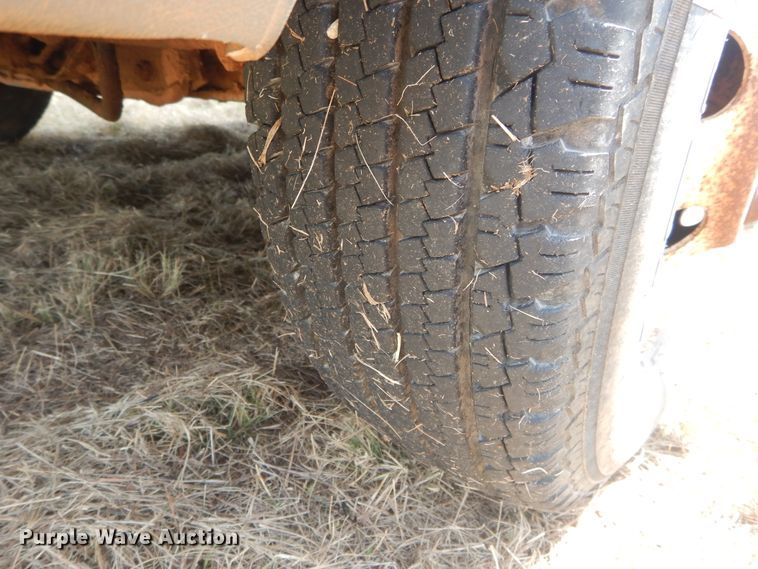 image for item DI1751 1994 Ford Econoline E350 ambulance