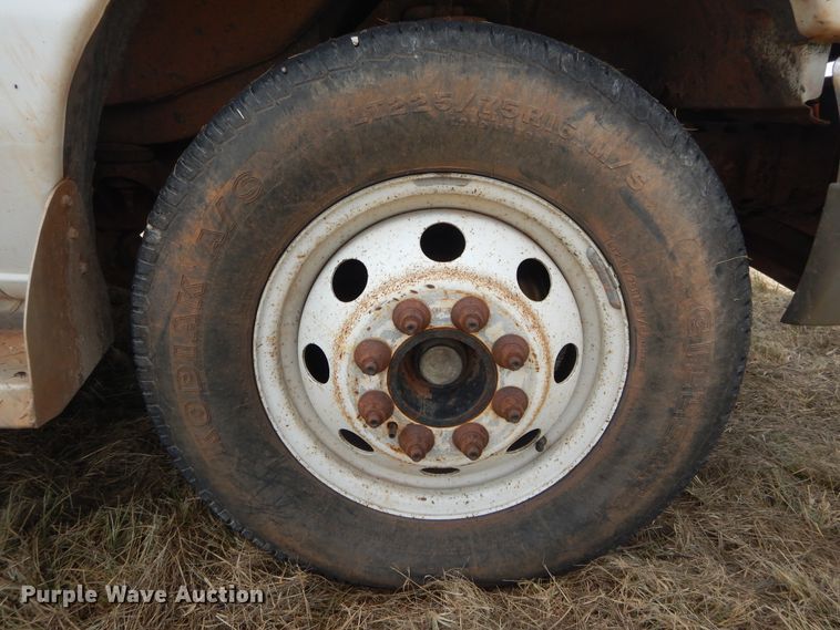 image for item DI1751 1994 Ford Econoline E350 ambulance