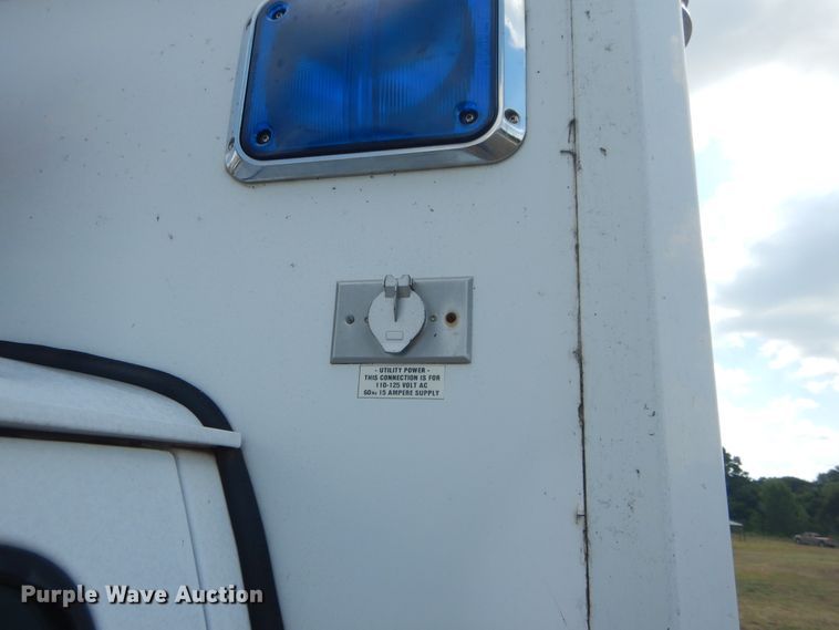 image for item DI1751 1994 Ford Econoline E350 ambulance