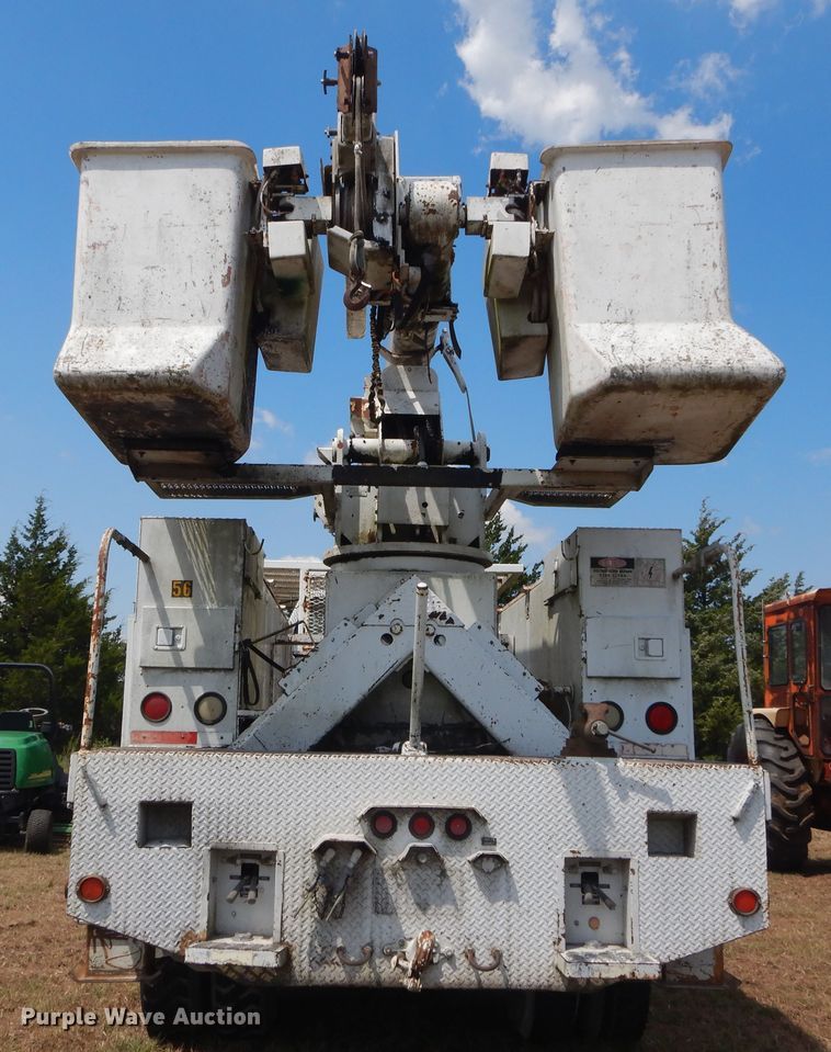 image for item DI1759 1994 GMC TopKick C6500 bucket truck