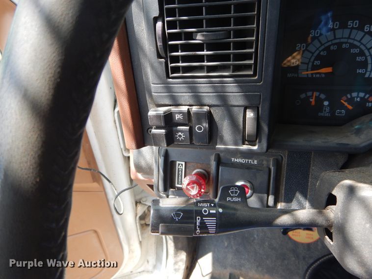 image for item DI1759 1994 GMC TopKick C6500 bucket truck