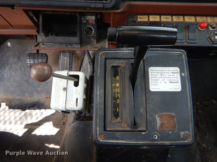 image for item DI1759 1994 GMC TopKick C6500 bucket truck