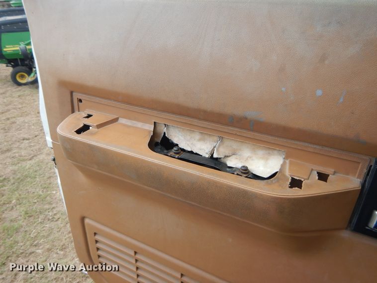 image for item DI1759 1994 GMC TopKick C6500 bucket truck