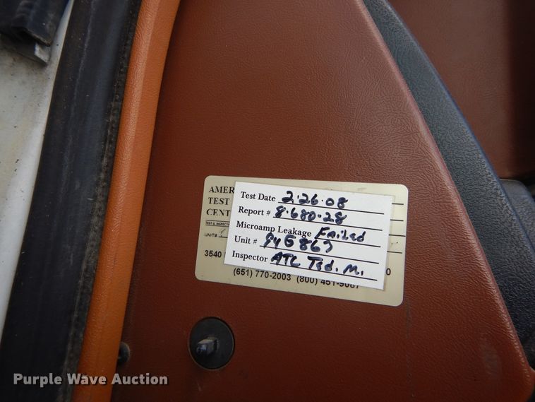 image for item DI1759 1994 GMC TopKick C6500 bucket truck