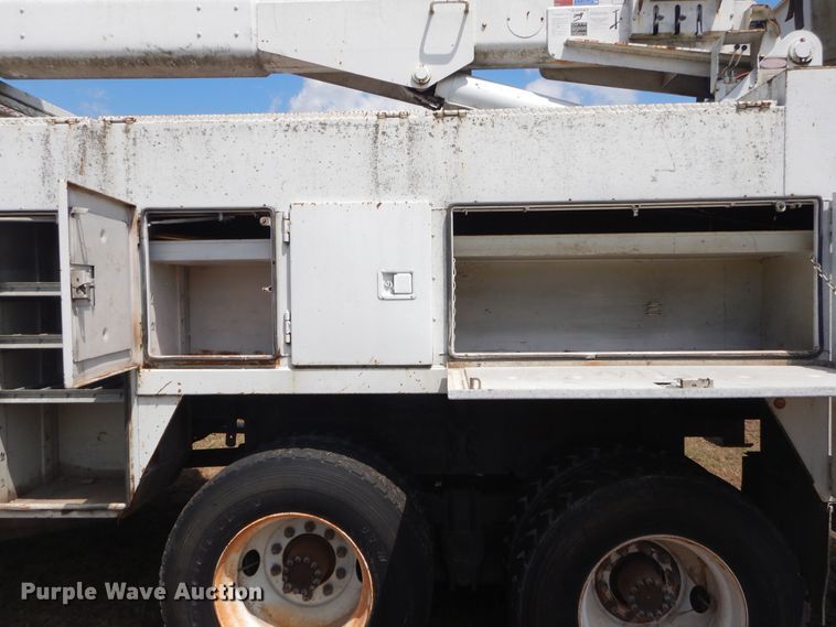 image for item DI1759 1994 GMC TopKick C6500 bucket truck