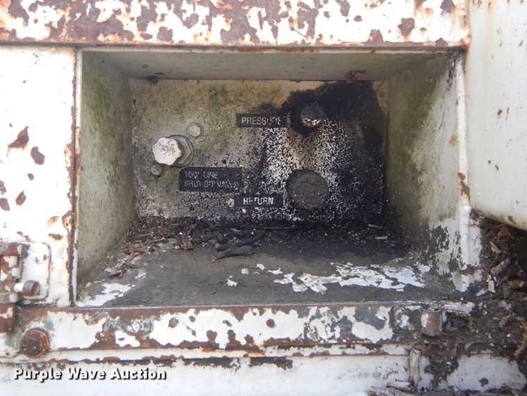 image for item DI1759 1994 GMC TopKick C6500 bucket truck