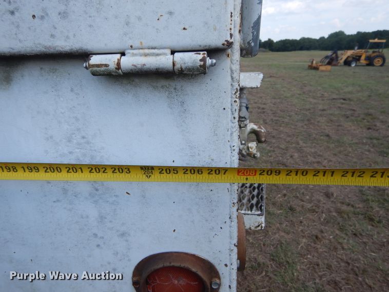 image for item DI1759 1994 GMC TopKick C6500 bucket truck