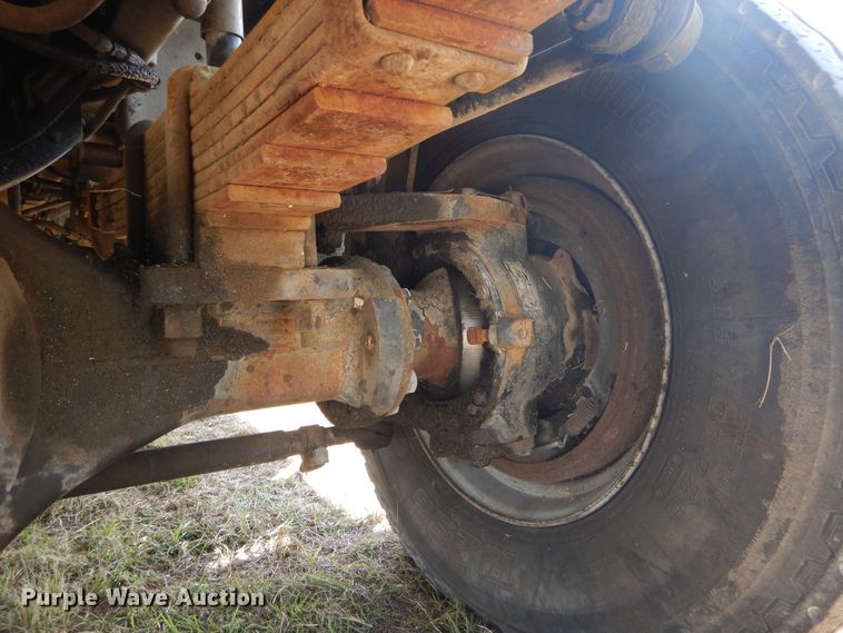 image for item DI1759 1994 GMC TopKick C6500 bucket truck