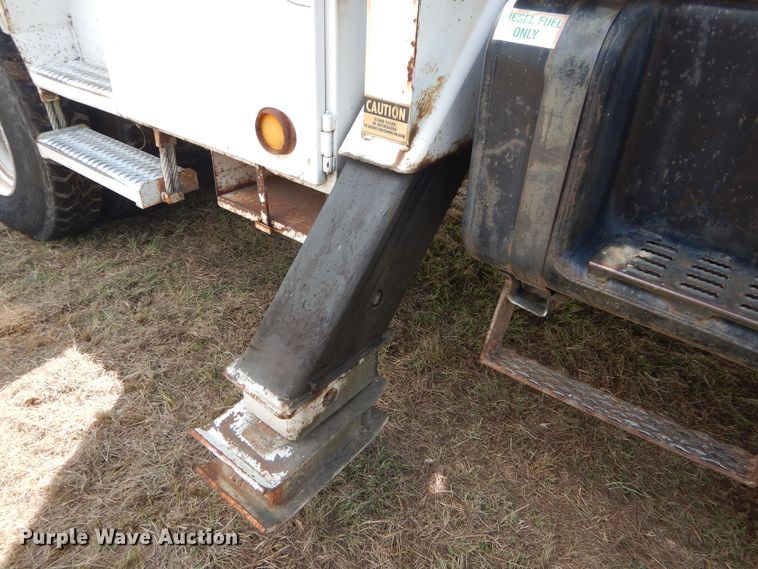 image for item DI1759 1994 GMC TopKick C6500 bucket truck