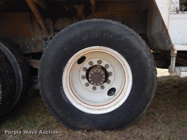 image for item DI1759 1994 GMC TopKick C6500 bucket truck