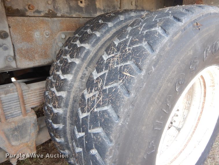 image for item DI1759 1994 GMC TopKick C6500 bucket truck