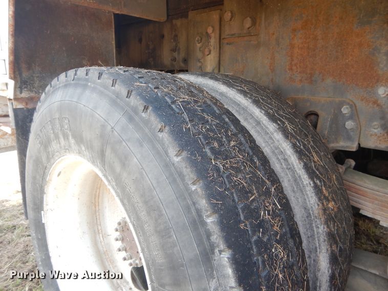 image for item DI1759 1994 GMC TopKick C6500 bucket truck