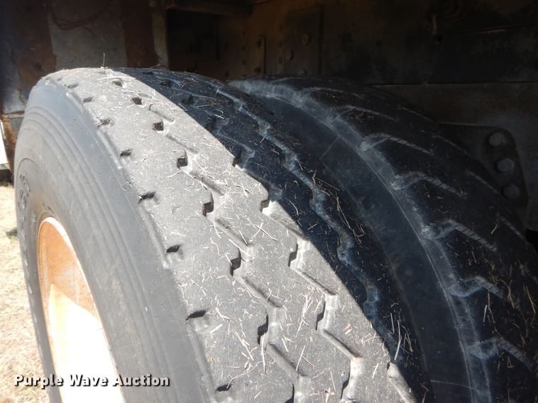 image for item DI1759 1994 GMC TopKick C6500 bucket truck