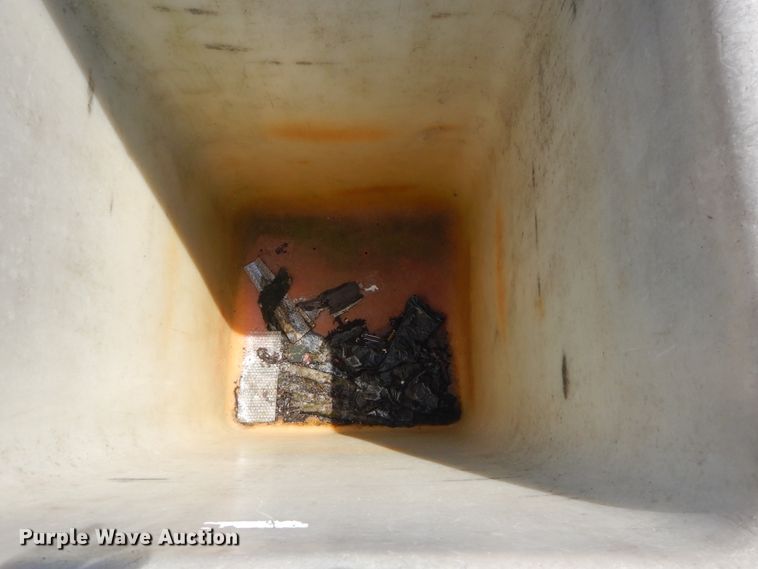 image for item DI1759 1994 GMC TopKick C6500 bucket truck