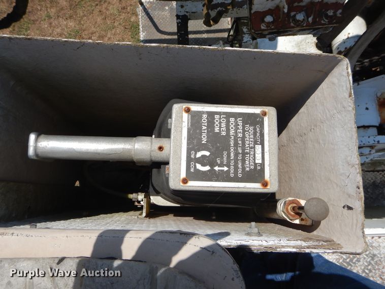 image for item DI1759 1994 GMC TopKick C6500 bucket truck