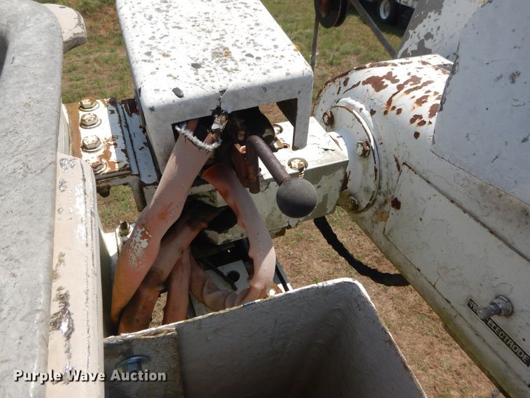 image for item DI1759 1994 GMC TopKick C6500 bucket truck