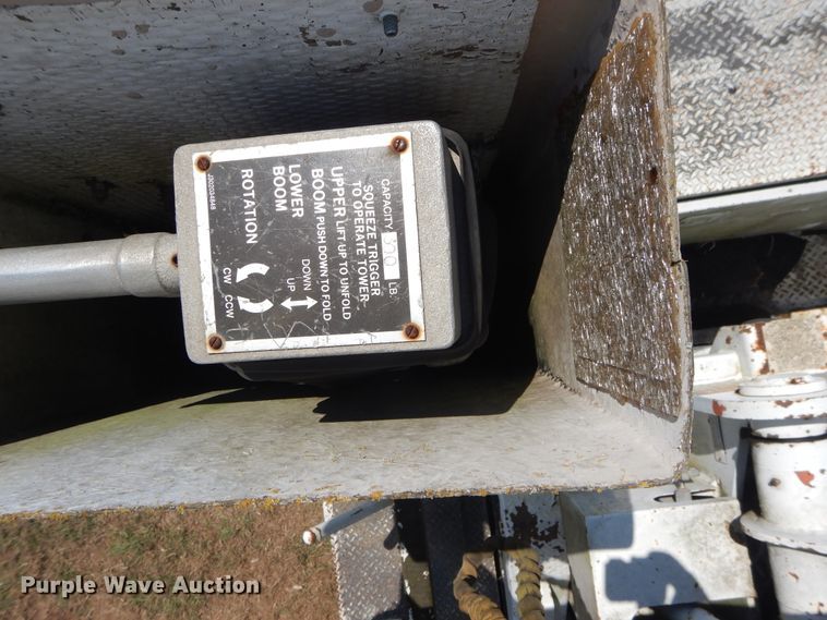 image for item DI1759 1994 GMC TopKick C6500 bucket truck