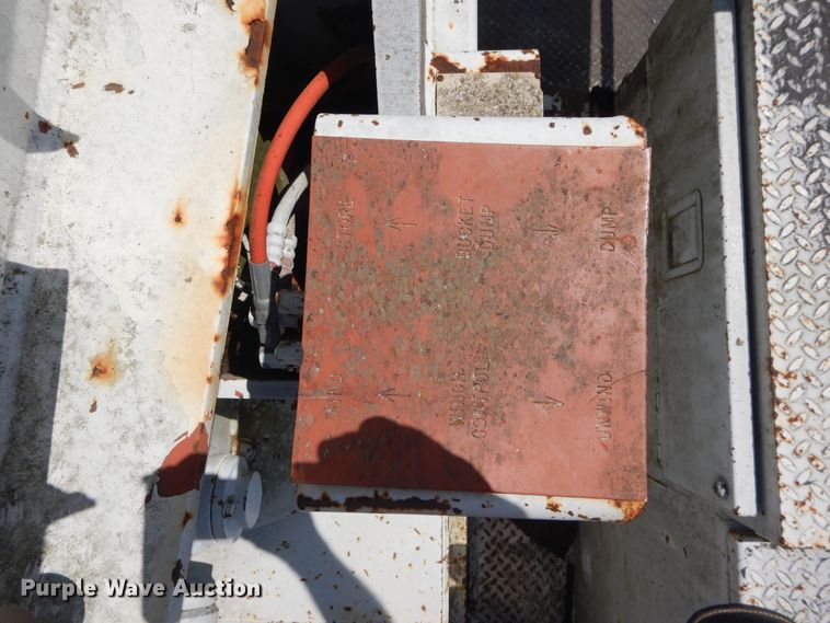 image for item DI1759 1994 GMC TopKick C6500 bucket truck