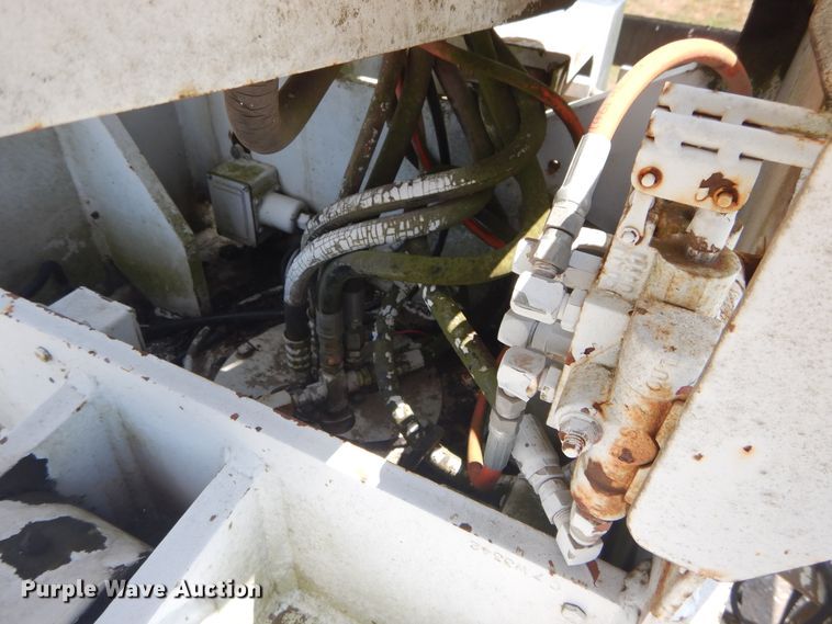 image for item DI1759 1994 GMC TopKick C6500 bucket truck